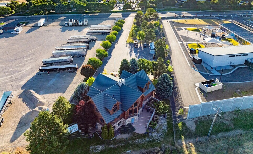 More Photos Of 7789 S Federal Way, Boise Office For Sale