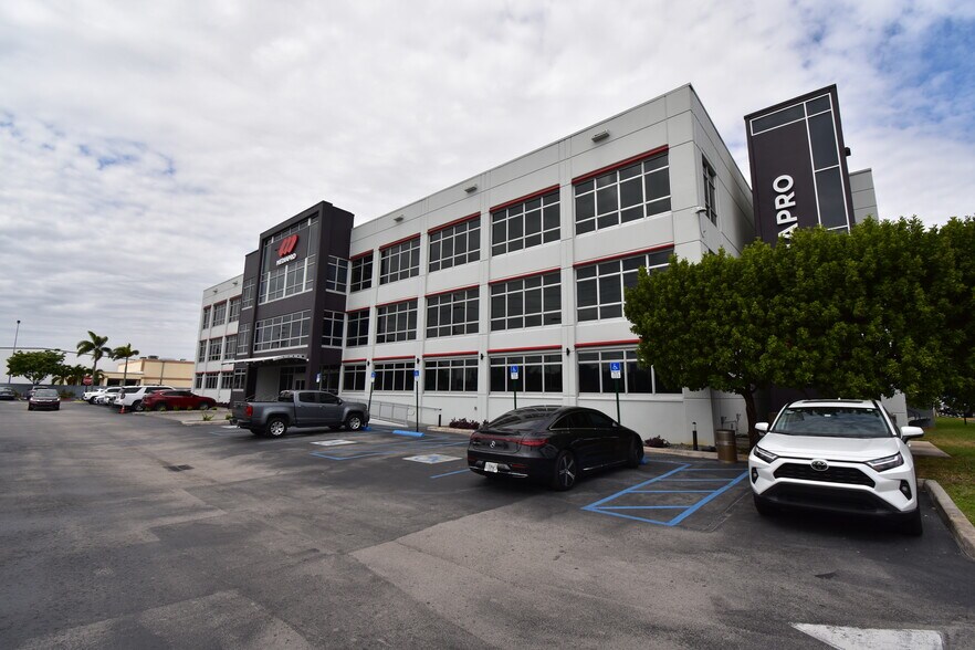 More Photos Of 7291 NW 74th St, Medley Warehouse For Sale