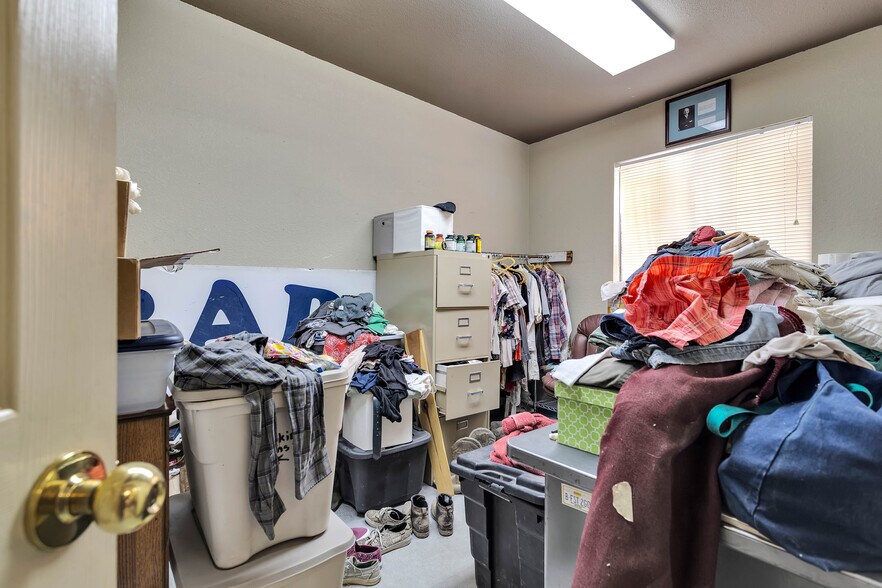 More Photos Of 75851 Baseline Rd, Twentynine Palms Warehouse For Sale