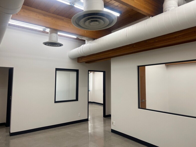 More Photos Of 4370 Tujunga Ave, Studio City Loft Creative Space For Lease