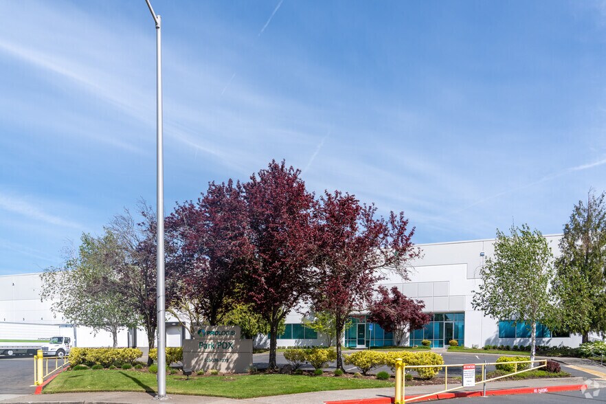 Primary Photo Of 5220-5232 NE 152nd Pl, Portland Warehouse For Lease