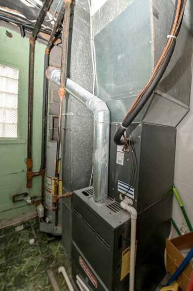 More Photos Of 1917 Sutton Ave, Cincinnati Freestanding For Sale