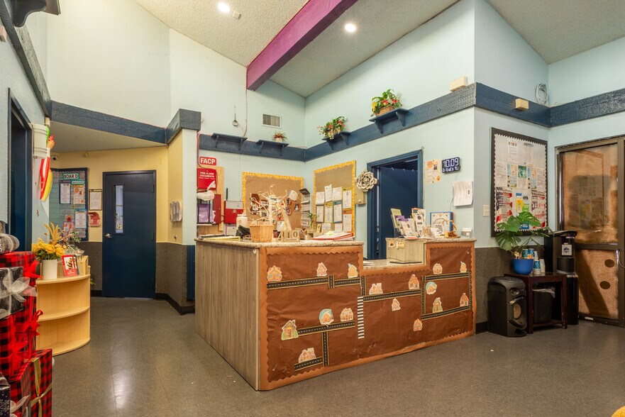 More Photos Of 555 Page St, Las Vegas Daycare Center For Lease