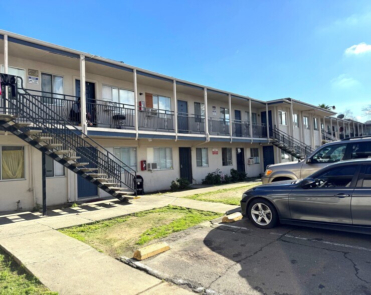More Photos Of 695 Plaza Ave, Sacramento Apartments For Sale