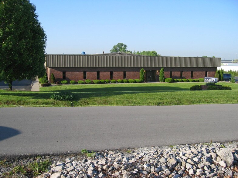 More Photos Of 1638 Production Rd, Jeffersonville Light Distribution For Sale