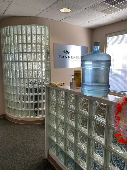 More Photos Of 2901 Breezewood Ave, Fayetteville Office For Lease