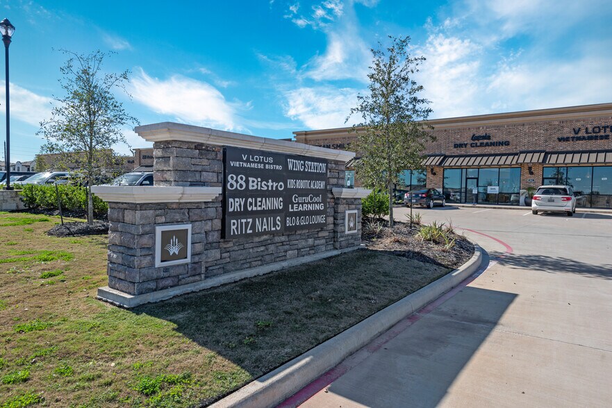 More Photos Of 4821 Lj Pky, Sugar Land Storefront For Lease