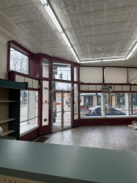 More Photos Of 4185-4187 Hamilton Ave, Cincinnati Storefront Retail Residential For Lease