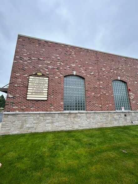 More Photos Of 126 E Niagara St, Tonawanda Warehouse For Sale