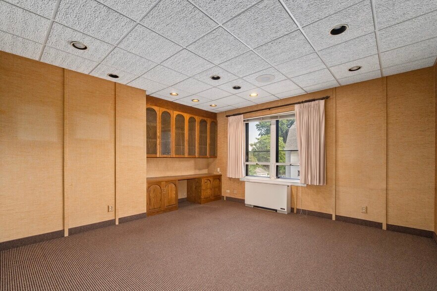 More Photos Of 609 Farmington Ave, Hartford Medical For Lease