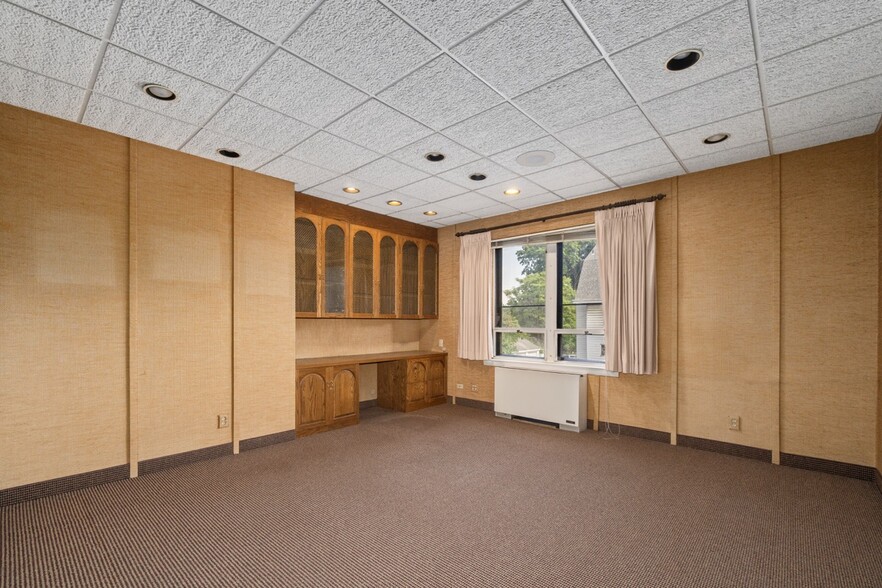 More Photos Of 609 Farmington Ave, Hartford Medical For Lease