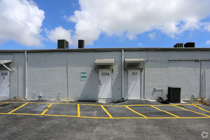 More Photos Of 2118-2138 Okeechobee Blvd, West Palm Beach Unknown For Lease