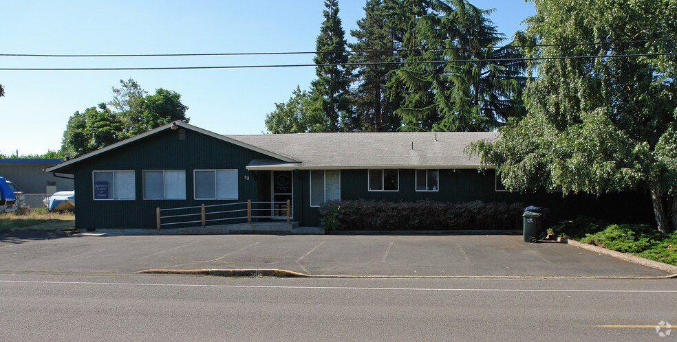 More Photos Of 32 Marion Ln, Eugene Storefront Retail Office For Sale