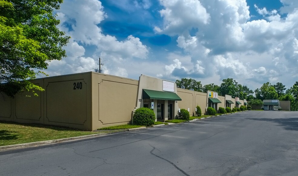 More Photos Of 237 Oxmoor Cir, Birmingham Unknown For Lease