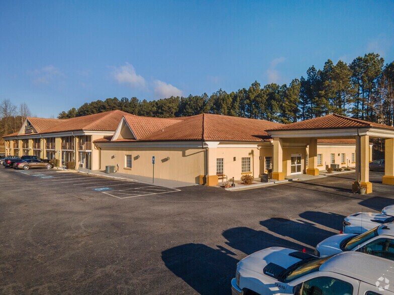 More Photos Of 1077 Alabama Ave S, Bremen Hotel For Sale