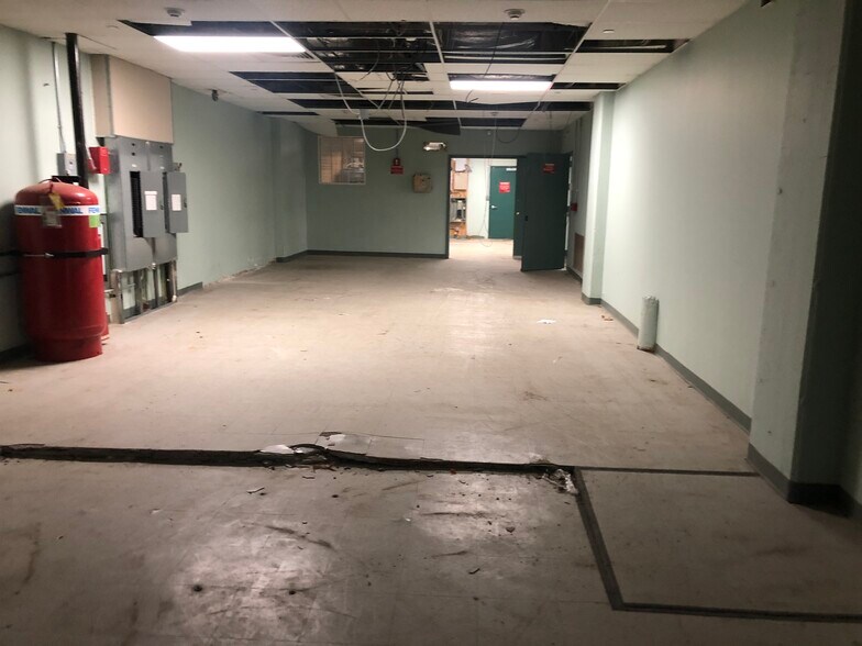 More Photos Of 53-06 Grand Ave, Maspeth Warehouse For Lease