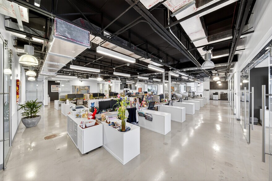 More Photos Of 7630 Biscayne Blvd, Miami Office For Lease
