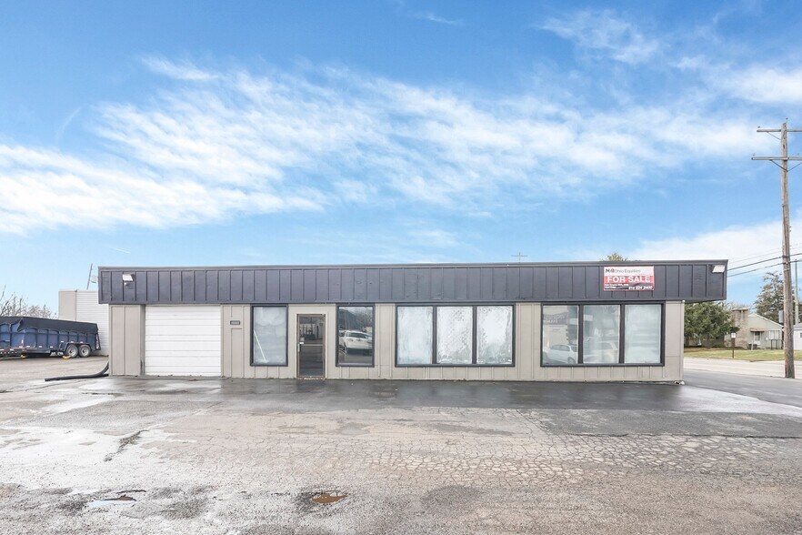 More Photos Of 4382 Indianola Ave, Columbus Freestanding For Sale