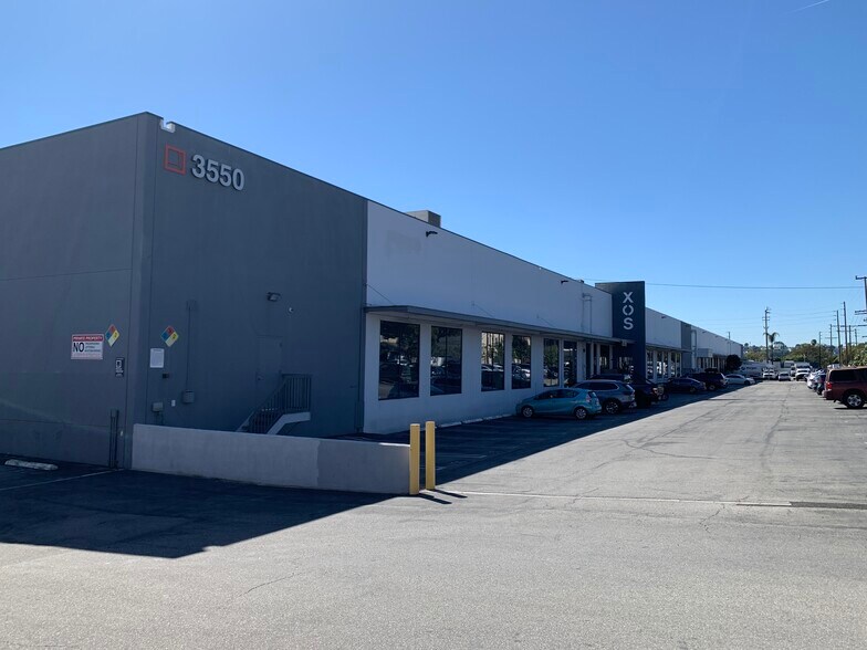 More Photos Of 3550 Tyburn St, Los Angeles Warehouse For Lease