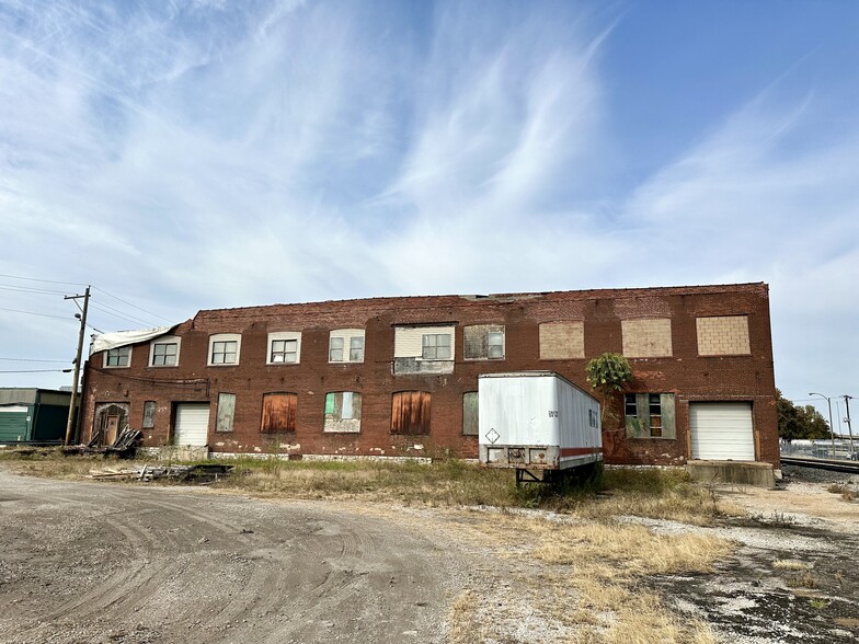 Primary Photo Of 5215 N 2nd St, Saint Louis Warehouse For Sale