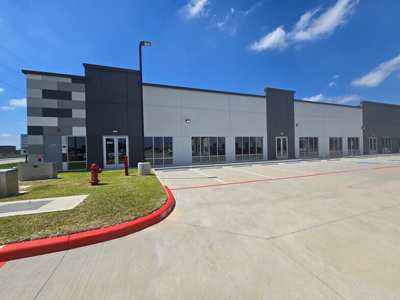 Primary Photo Of 8307 FM 723 Rd, Richmond Storefront For Lease