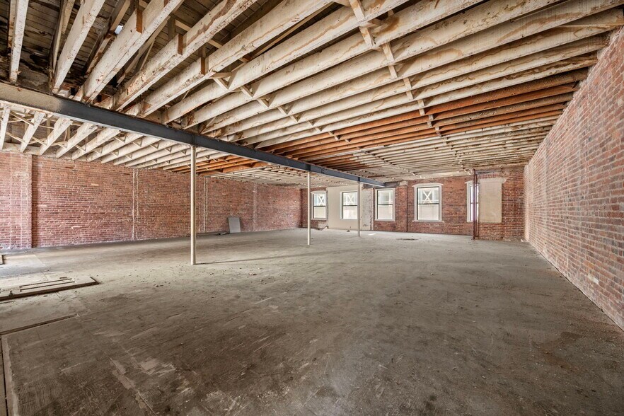 More Photos Of 650 Sacramento St, San Francisco Office For Sale