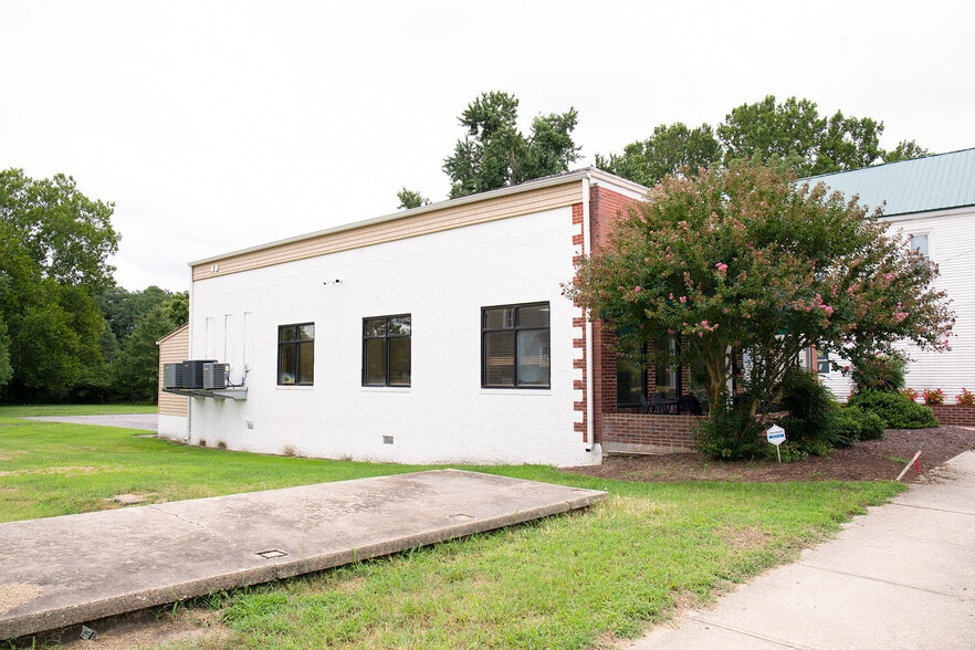 More Photos Of 204 S Main St, Federalsburg Storefront Retail Office For Sale