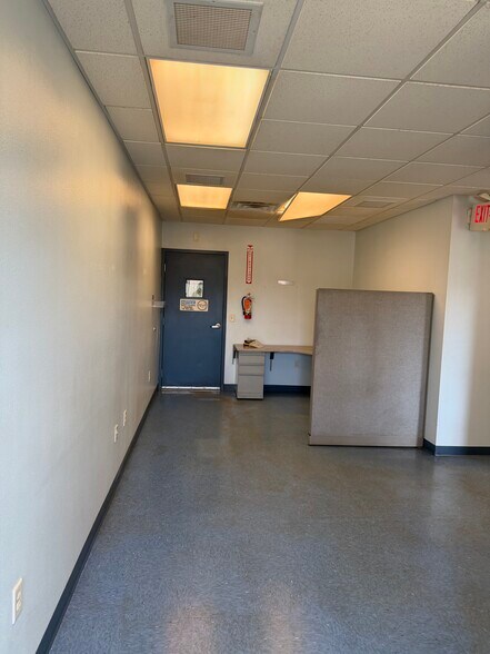 More Photos Of 195 Wendt Dr, Waupaca Warehouse For Lease