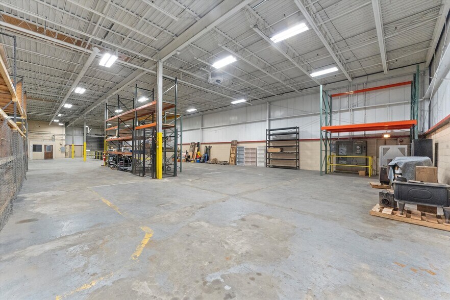 More Photos Of 16420 S Kilbourn Ave, Oak Forest Industrial For Sale