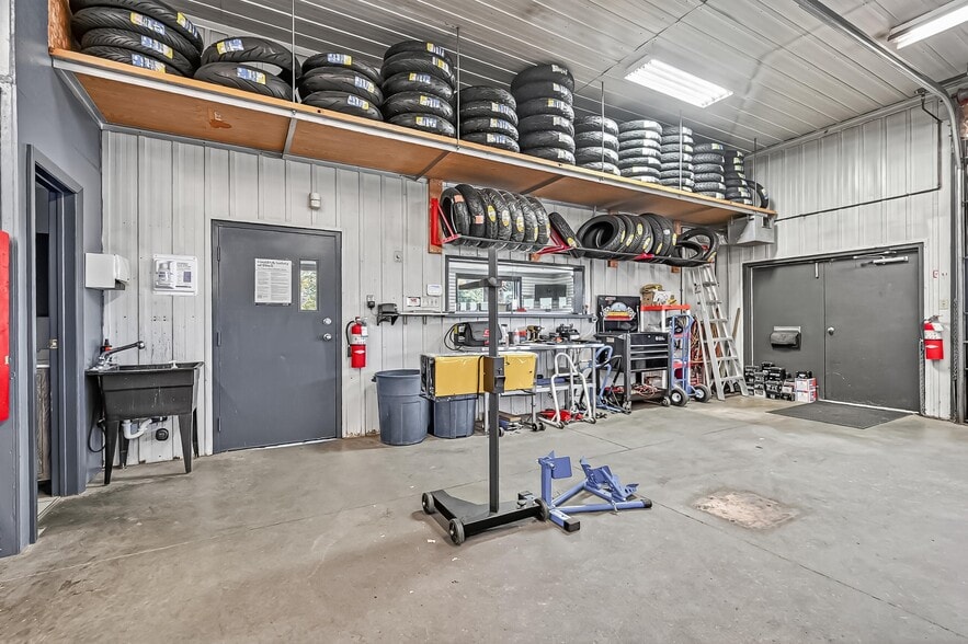 More Photos Of 3835 Mcbean St, Richmond Auto Repair For Sale