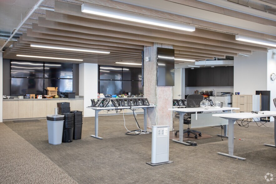 More Photos Of 1025 Connecticut Ave NW, Washington Office For Lease