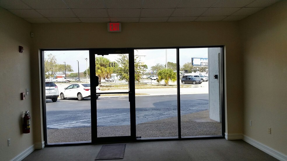 More Photos Of 7910 N Tamiami Trl, Sarasota Office For Lease