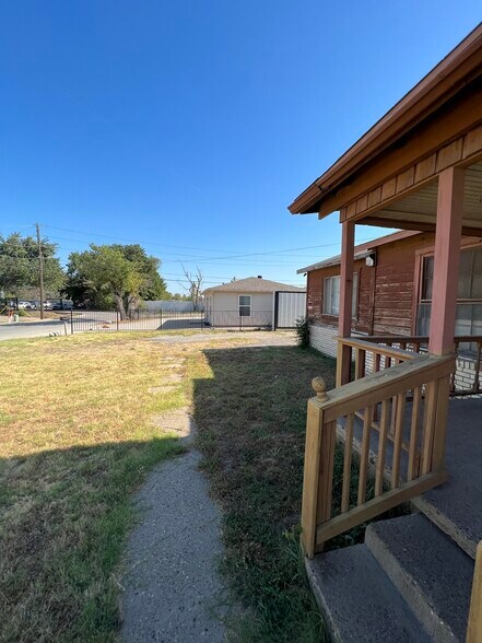 More Photos Of 11462 Newkirk St, Dallas Office For Sale