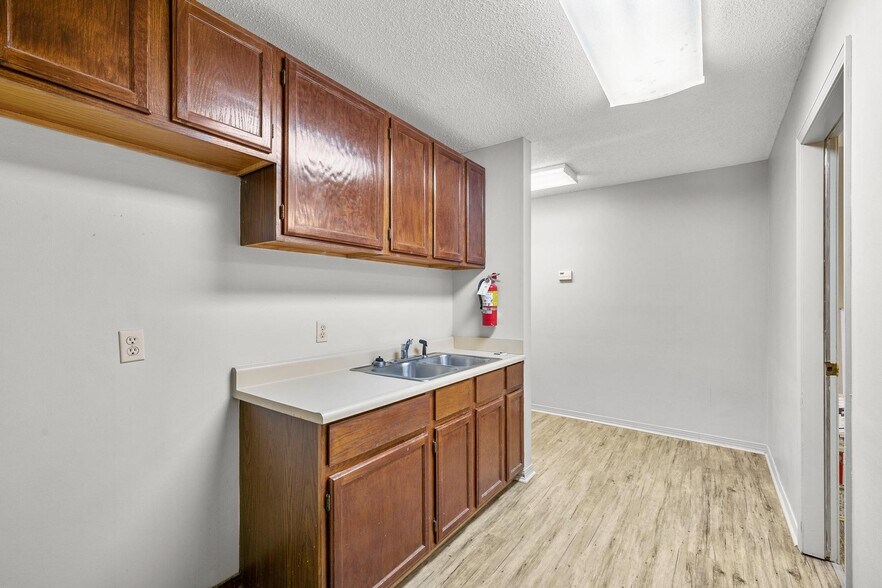 More Photos Of 8800 University Pky, Pensacola Medical For Sale