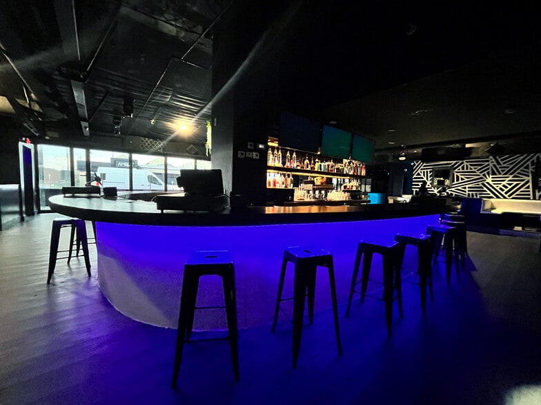 More Photos Of 5317 Washington Ave, Houston Bar For Lease