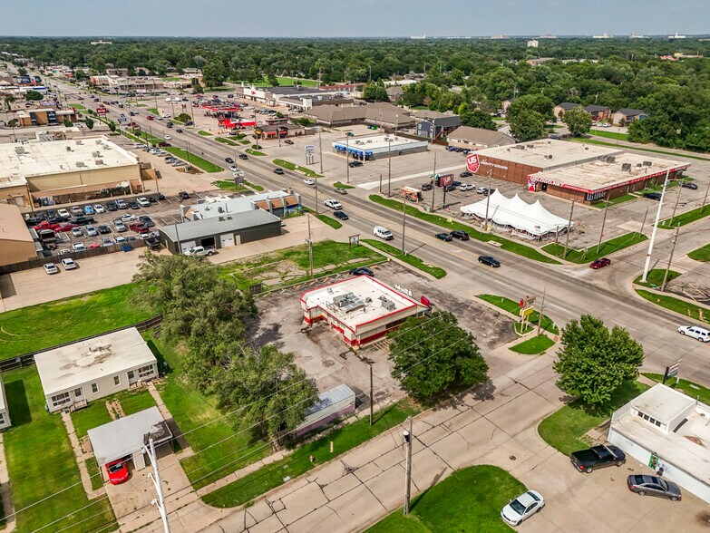 More Photos Of 503 N West St, Wichita Fast Food For Sale