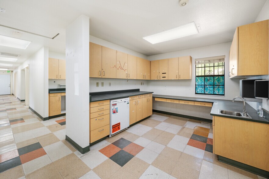 More Photos Of 5295 Sun Valley Boulevard, Sun Valley Medical For Sale