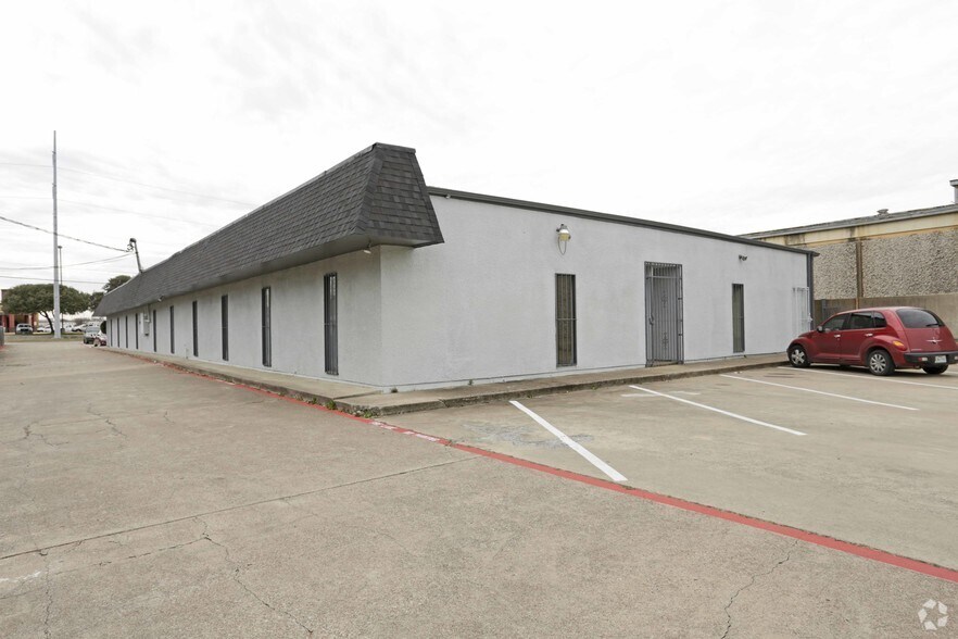 More Photos Of 2031 John West Rd, Dallas Office For Lease