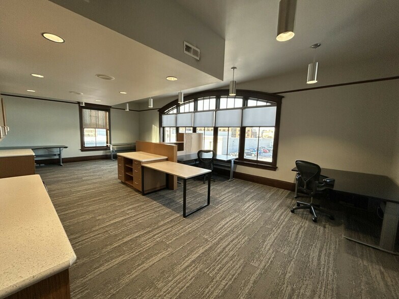 More Photos Of 600 E 7th St, Sioux Falls Police Fire Station For Lease