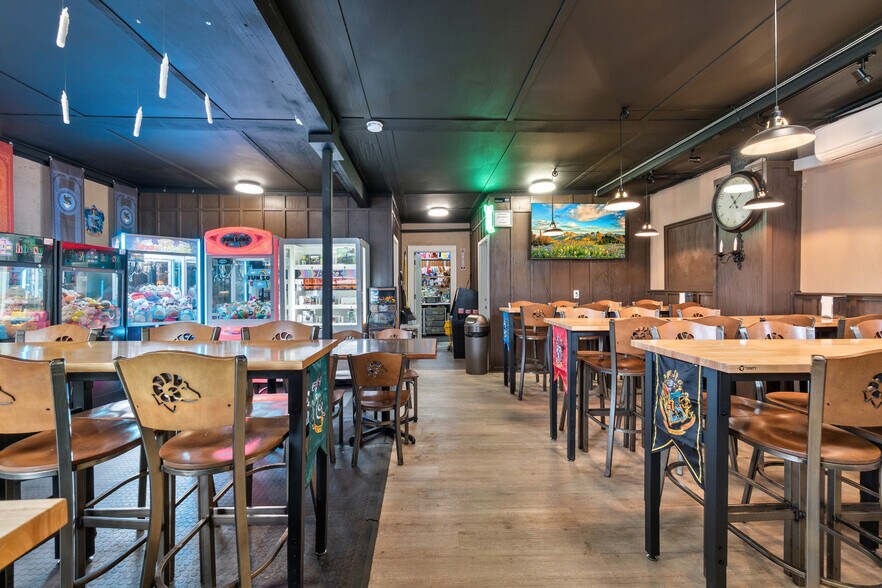 More Photos Of 208 N Molalla Ave, Molalla General Retail For Sale