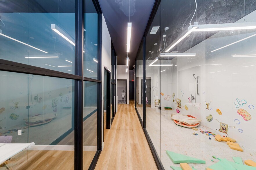 More Photos Of 2870 Foothill Blvd, La Crescenta Office For Sale