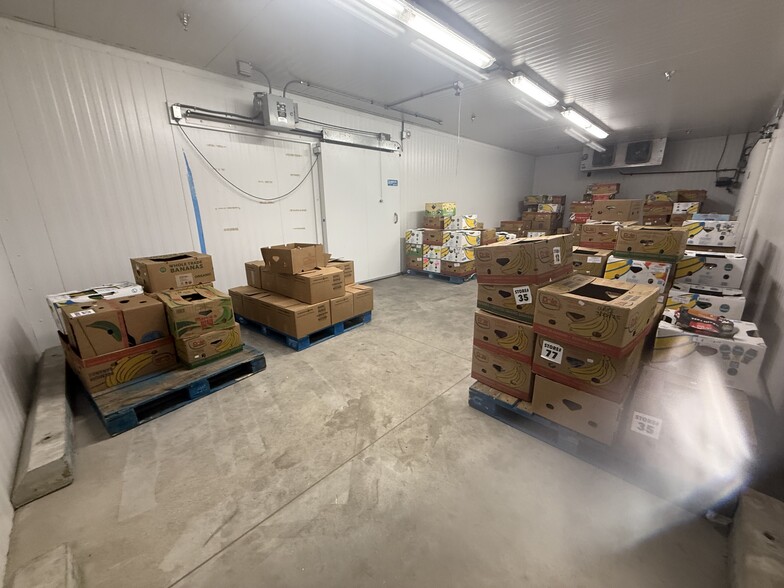 More Photos Of 450 Woodland Ave, Bloomfield Warehouse For Sale