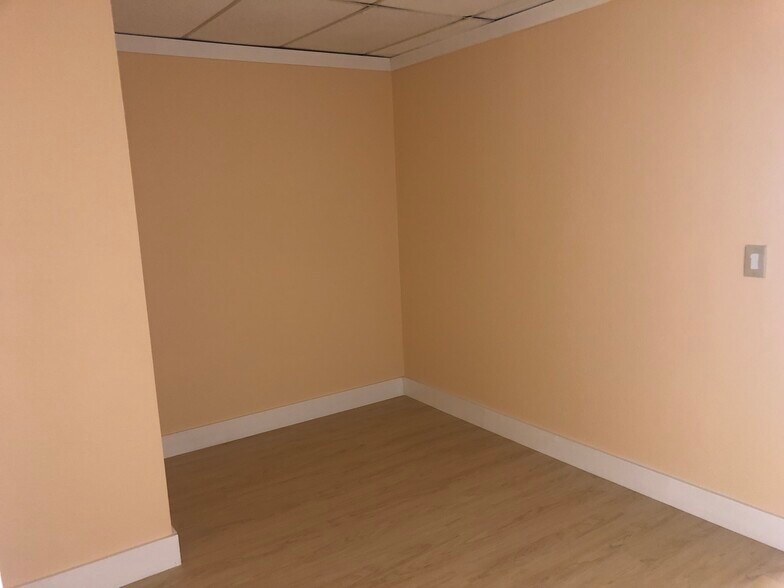 More Photos Of 1100 N Ventura Rd, Oxnard Medical For Sale