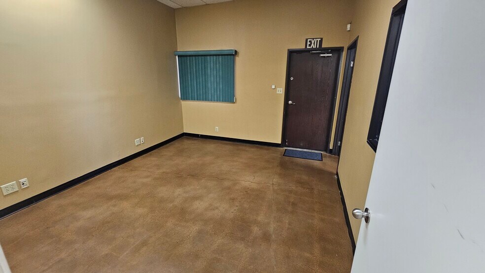More Photos Of 1115 S Taylor Ave, Montebello Truck Terminal For Lease