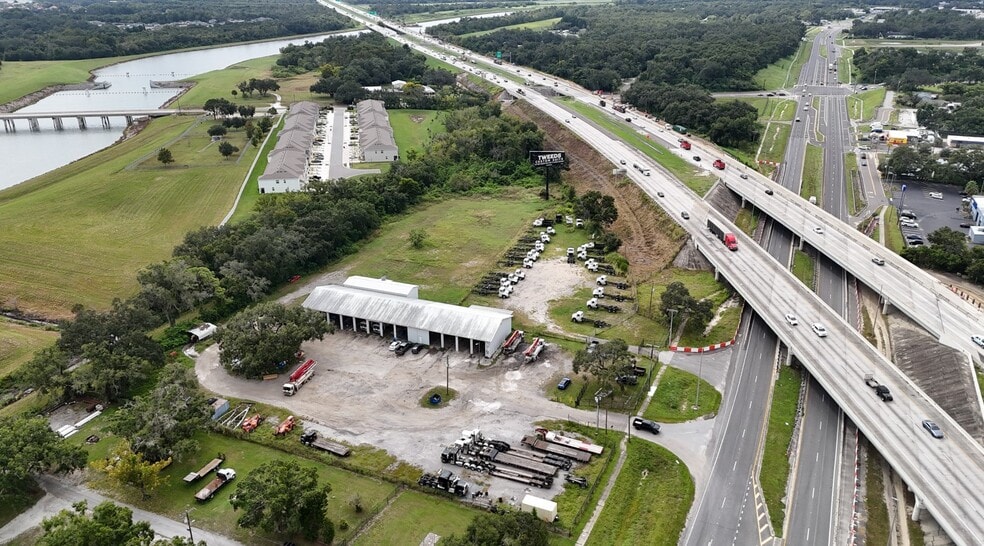 More Photos Of 9879 US Highway 301 N, Tampa Warehouse For Lease