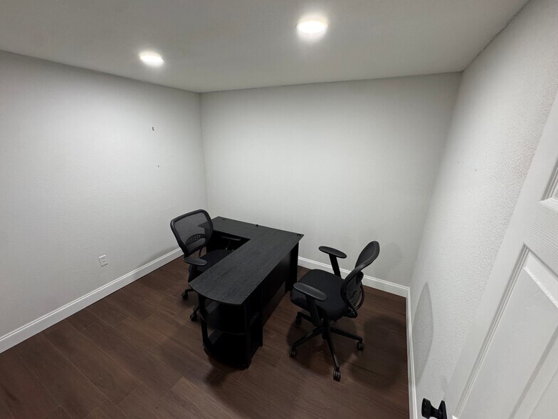 More Photos Of 641 W Fairbanks Ave, Winter Park Office For Lease