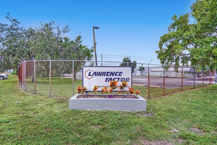 More Photos Of 4790 NW 157th St, Miami Gardens Warehouse For Sale