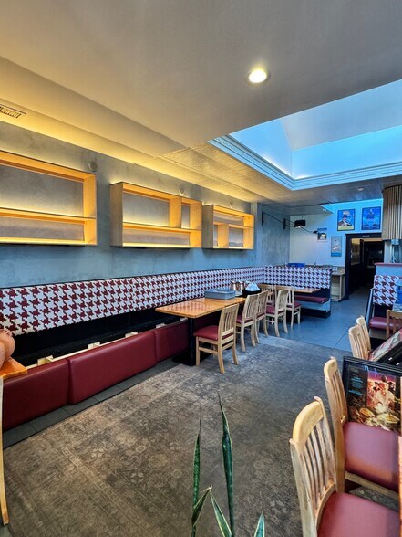 More Photos Of 382-388 W Broadway, Vancouver Storefront For Lease