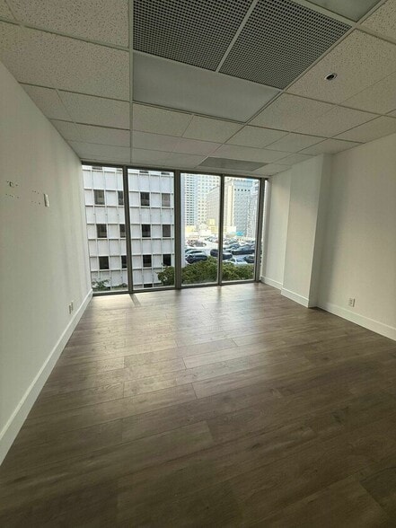 More Photos Of 150 SE 2nd Ave, Miami Office Residential For Sale