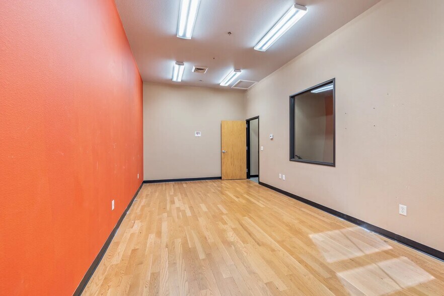 More Photos Of 1895 N Wildwood St, Boise Office For Lease